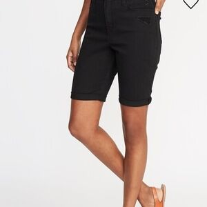 High-waisted Women's Black Denim Bermuda Shorts